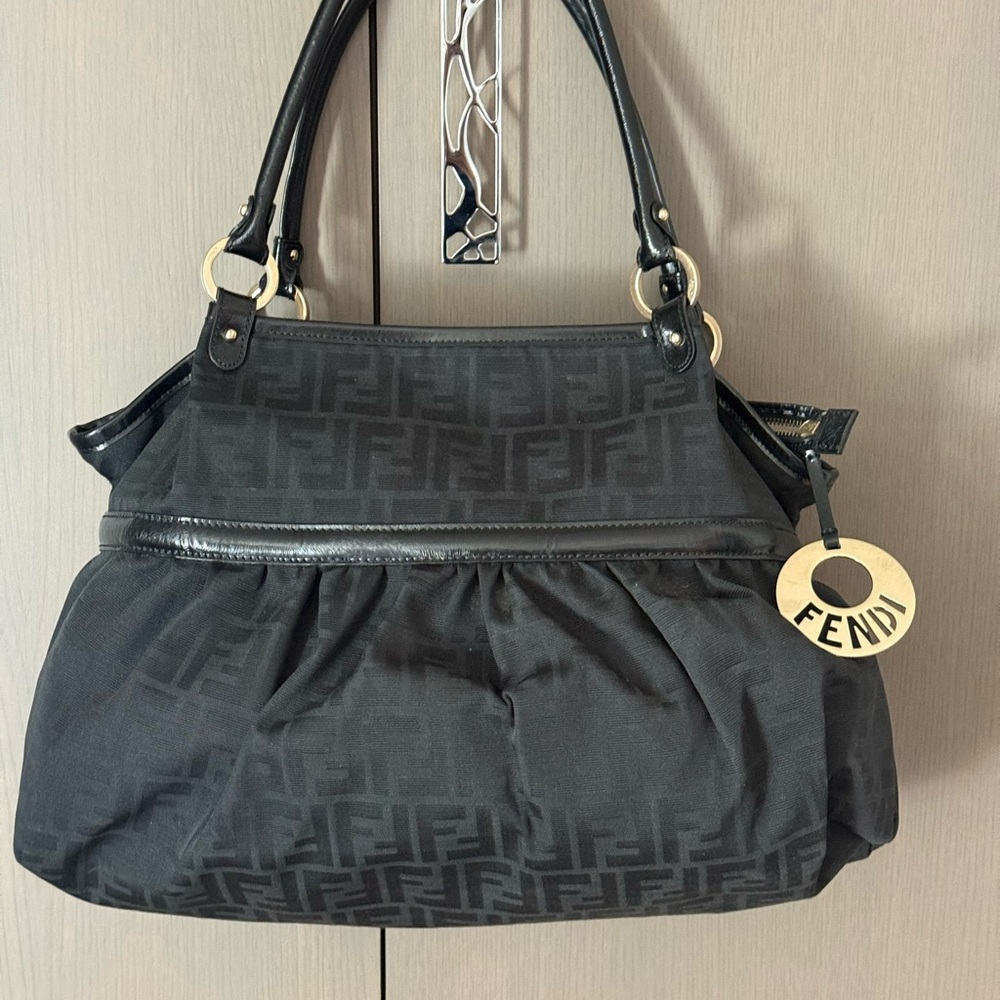 Authentic Fendi Chef Bag Black FF Zucca
Jaquard Hobo